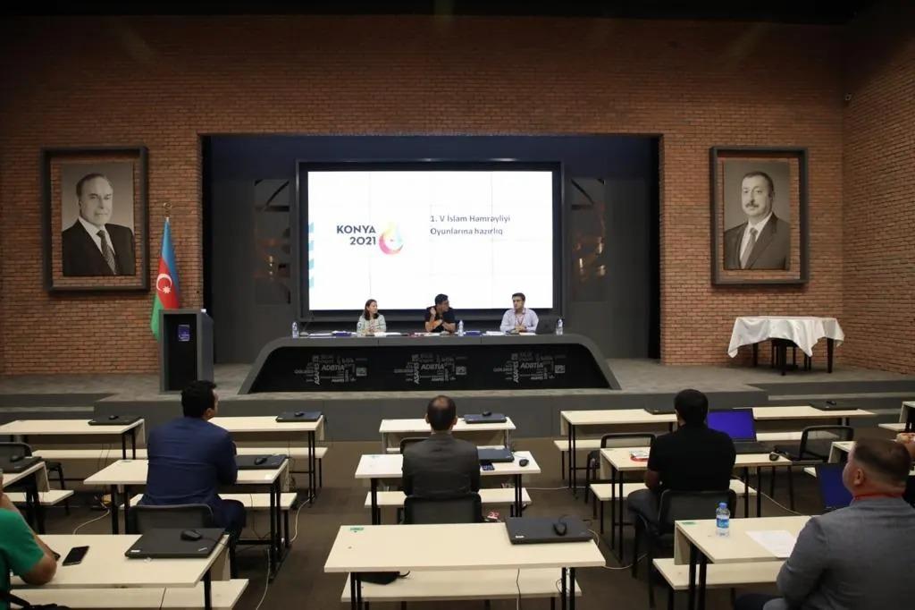 Gənclər və İdman naziri federasiya nümayəndələri ilə görüşüb